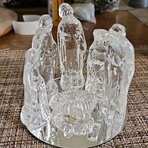 Vintage 7 Piece Glass Nativity with Mirror in Original Box